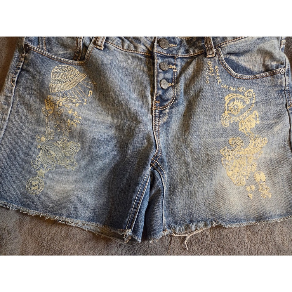 Junior's Medium Wash Graphic Print Denim Shorts Size 13